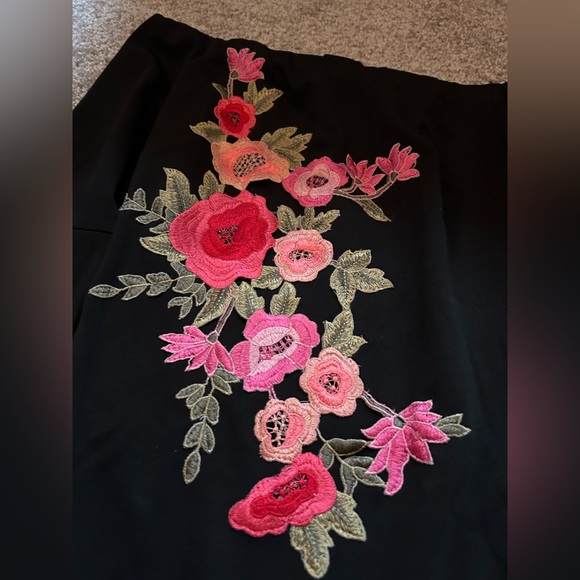 Design lab bodysuit black embroidered flowers off the shoulder SMALL - Picture 2 of 3
